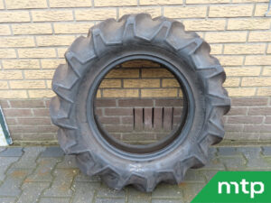 Pneu de tracteur 9.5-18 usagé