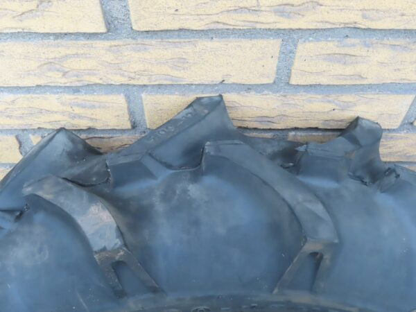 Pneu de tracteur 5.00-12 usagé – Image 3