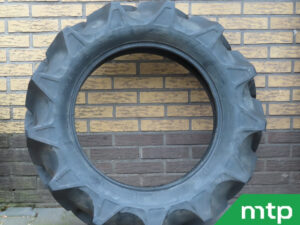 Pneu industriel 18x8.5-10 utilisé