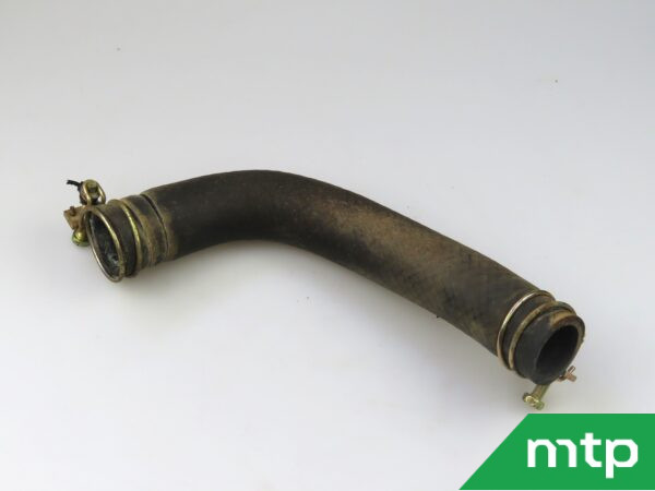 Durite de radiateur au-dessus de Shibaura SX24 utilisée