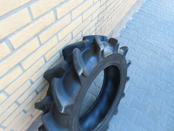 Pneu de tracteur 8.3-20 usagé – Image 3
