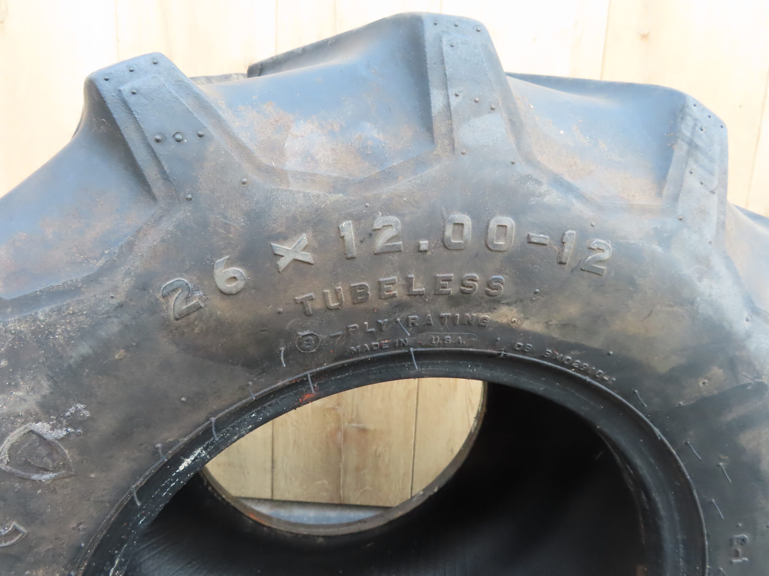 Pneu industriel 26x12.00-12 usagé – Image 3